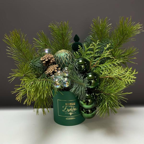 Букет из натуральной ели "Зеленый Каскад'