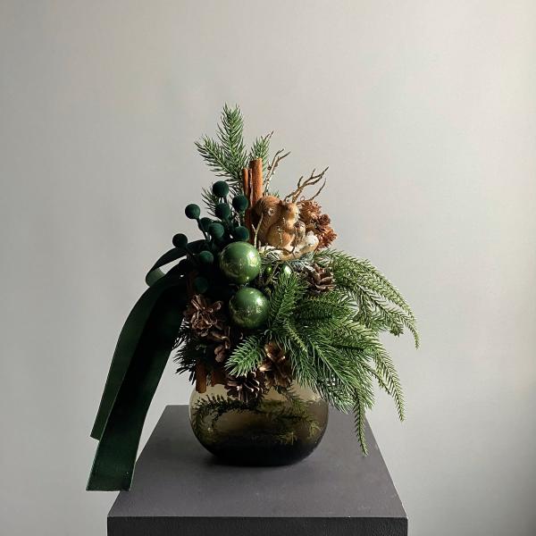 Новогодняя композиция "Лесной Орешек"