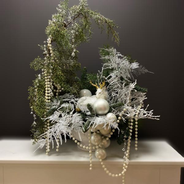 Букет из натуральной ели "Иней и Жемчуг"