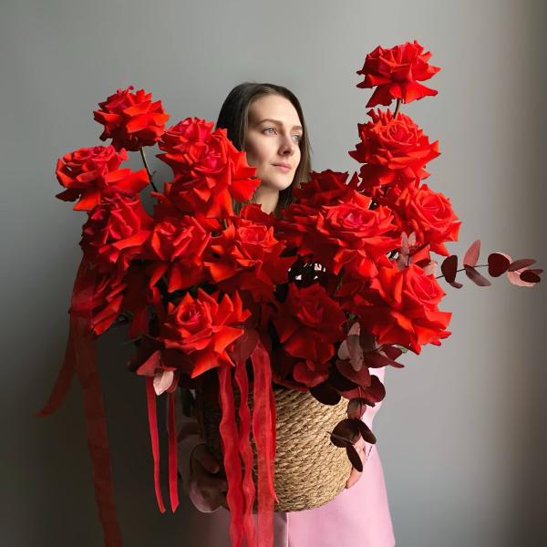 Корзина красных роз "Любовь"