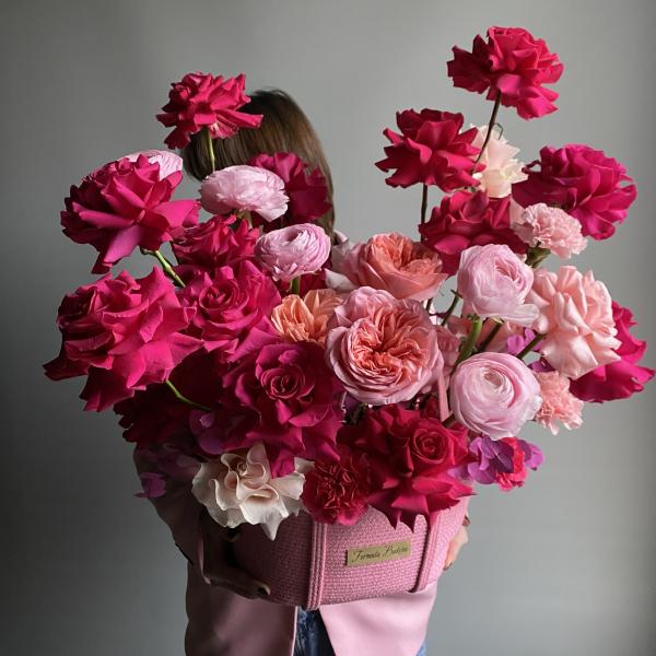 Корзина "Яркий комплимент"