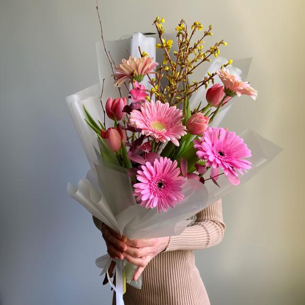  Букет "Весенний этюд в розовых тонах"