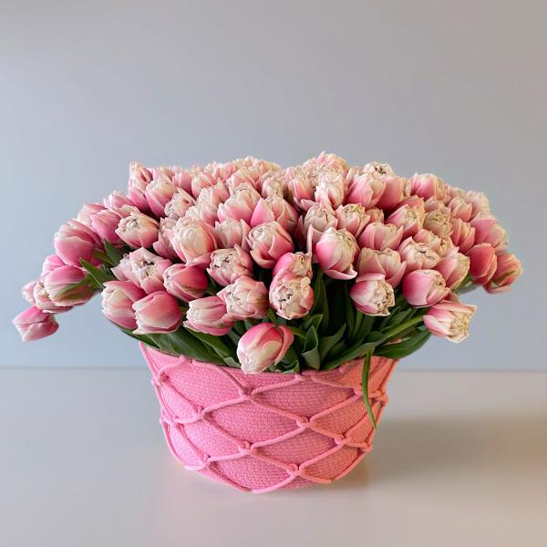 Корзина из 205 пионовидного тюльпана