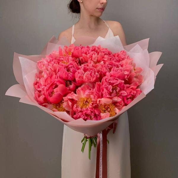 Букет пионов M