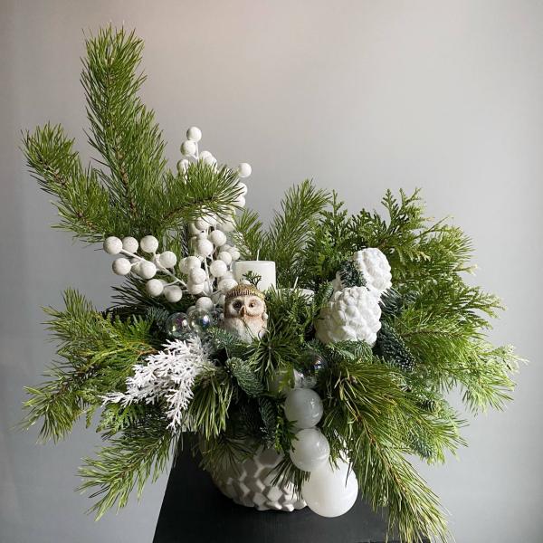 Композиция из натуральной ели"Снежная тайна"